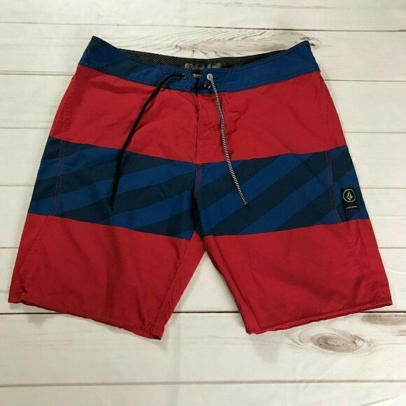Volcom Mens Mod Tech Red Blue Board Shorts Size 36 - Picture 2 of 10